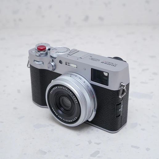 FUJIFILM X100VI (Silver) - USADO 2