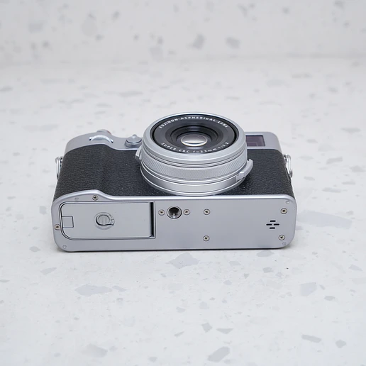 FUJIFILM X100VI (Silver) - USADO 5