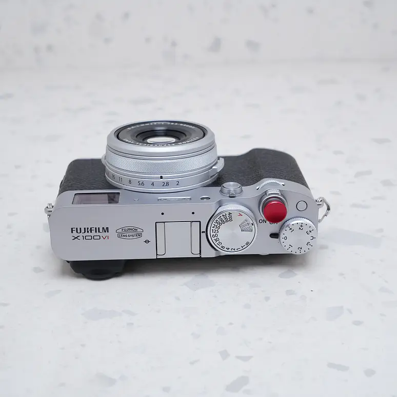 FUJIFILM X100VI (Silver) - USADO 6