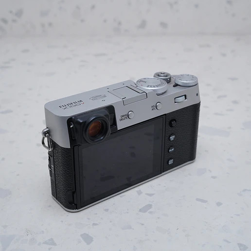 FUJIFILM X100V - USADO 4