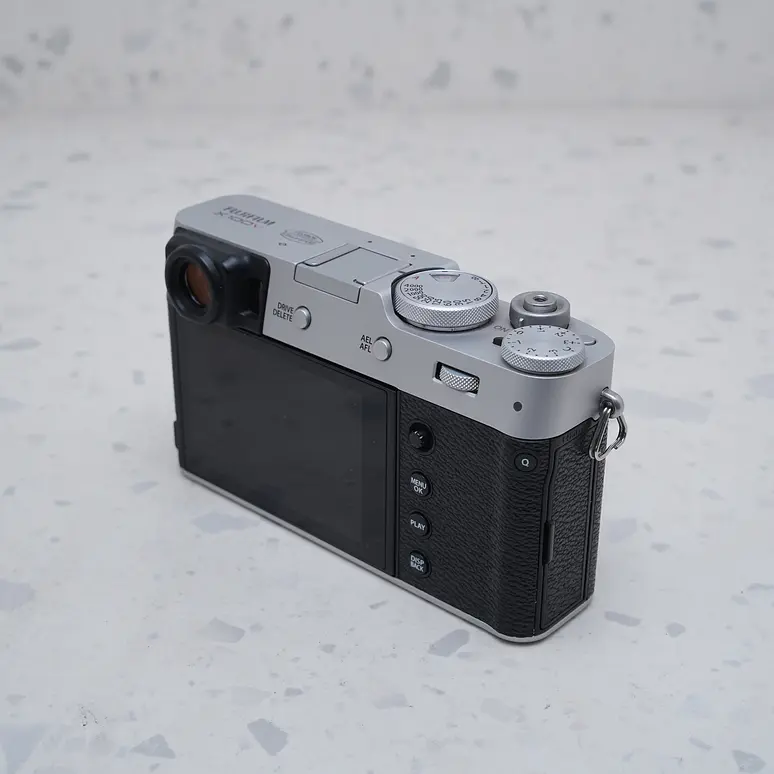 FUJIFILM X100V - USADO 6