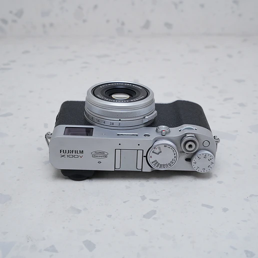 FUJIFILM X100V - USADO 7