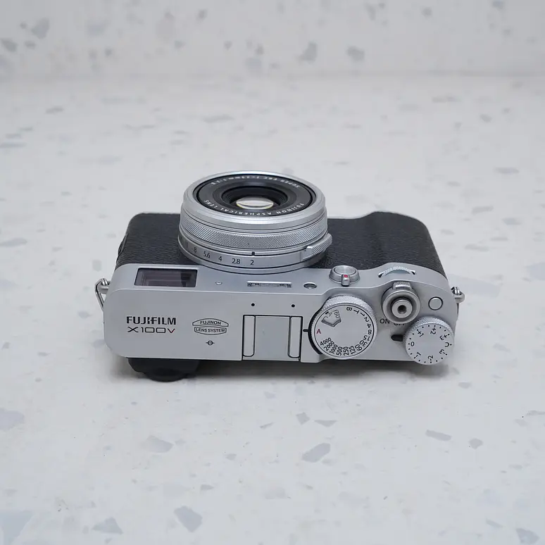 FUJIFILM X100V - USADO 7