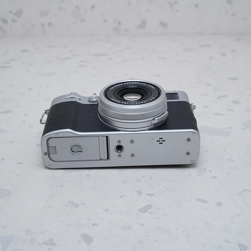 FUJIFILM X100V - USADO 8
