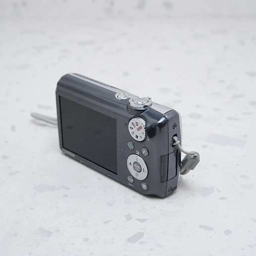 FUJIFILM FinePix F70EXR - USADO 5