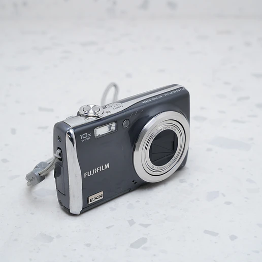 FUJIFILM FinePix F70EXR - USADO 6
