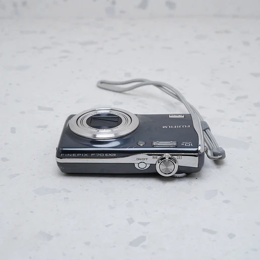 FUJIFILM FinePix F70EXR - USADO 7