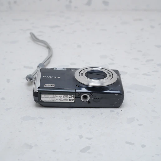 FUJIFILM FinePix F70EXR - USADO 8