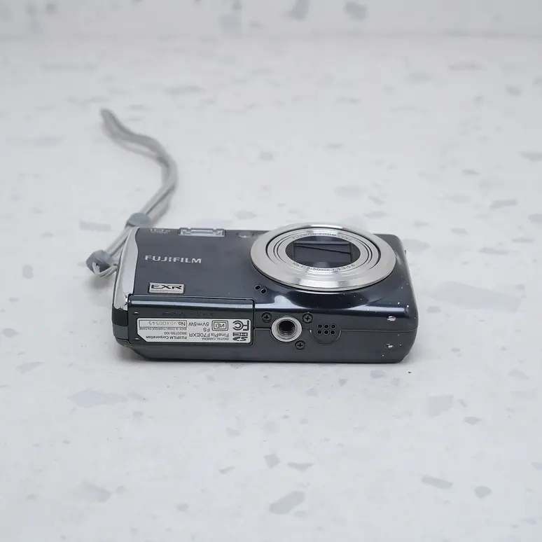 FUJIFILM FinePix F70EXR - USADO 8