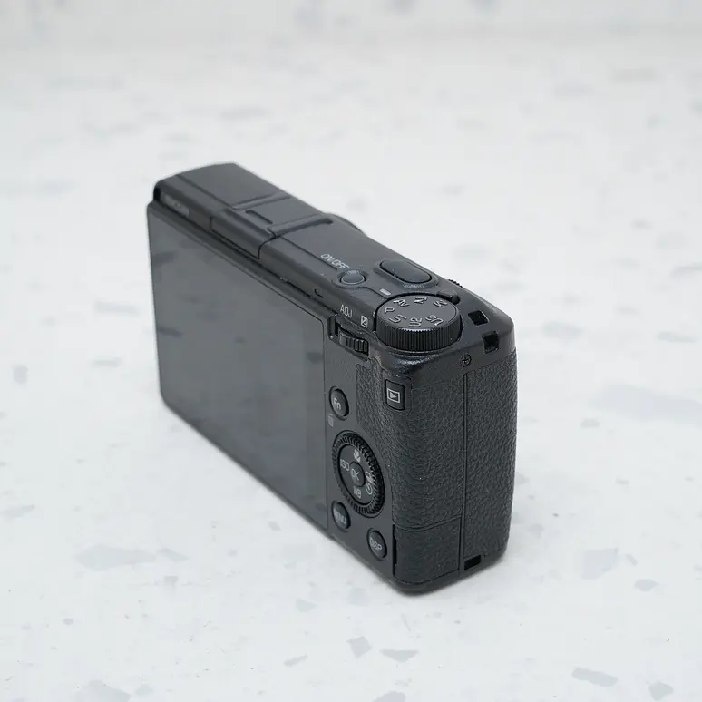 Ricoh GR III - USADO 5