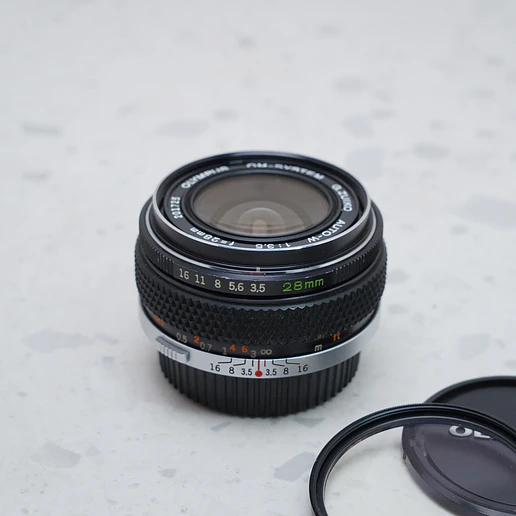 Olympus OM-System G.Zuiko Auto-W 28mm F/3.5 - USADO 2