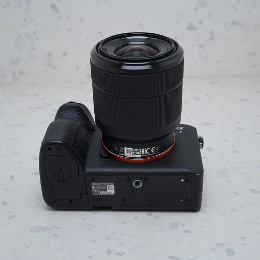 Sony a7 IV con lente de 28-70 mm f/3.5-5.6 II - USADO 7