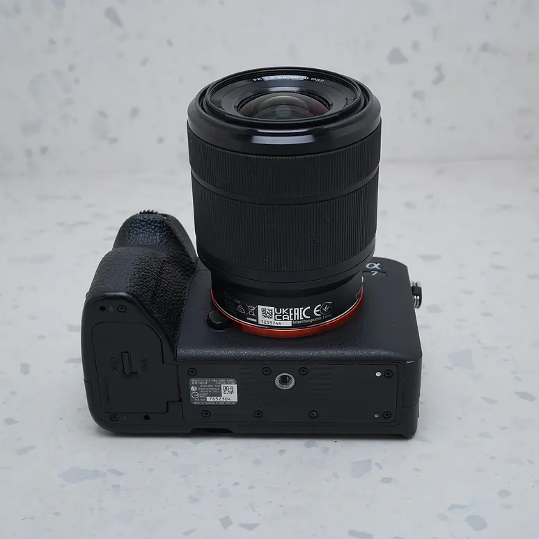 Sony a7 IV con lente de 28-70 mm f/3.5-5.6 II - USADO 7