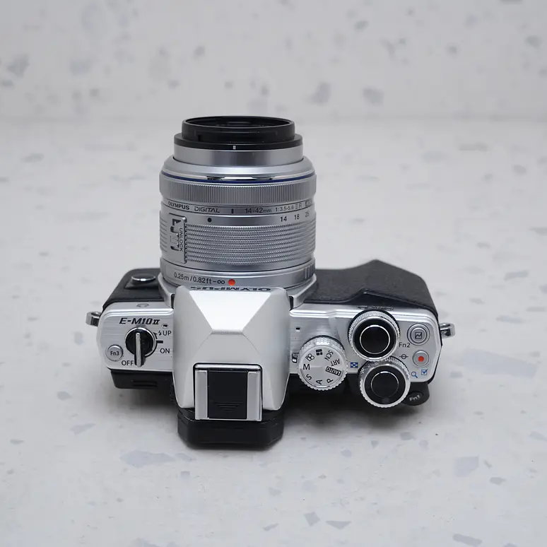 Olympus OM-D E-M10 Mark II + 14-42mm - USADO 6