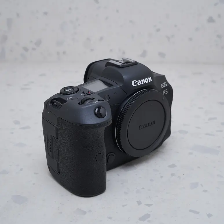 Canon EOS R5 (Body) - USADO 4