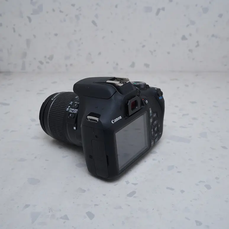 Canon EOS Rebel T7 + 18-55mm - USADO 3