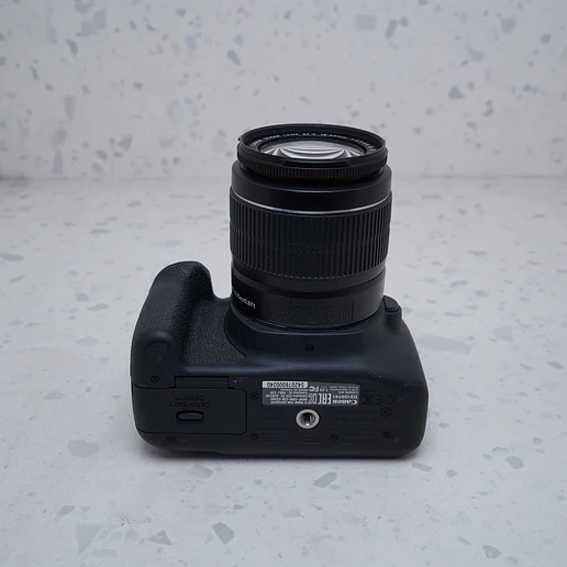 Canon EOS Rebel T7 + 18-55mm - USADO 8