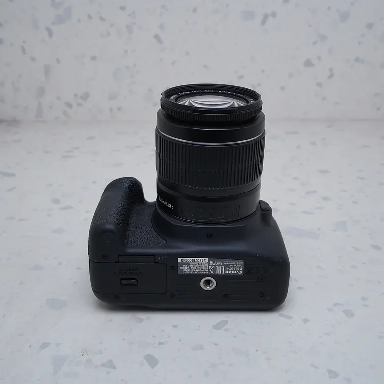 Canon EOS Rebel T7 + 18-55mm - USADO 8