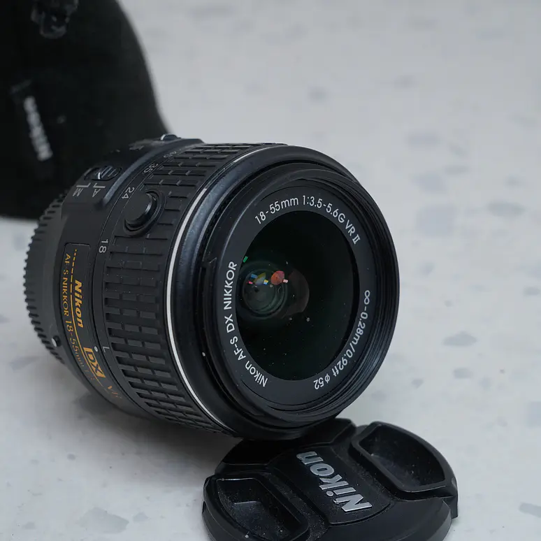 Nikon AF-S DX NIKKOR 18-55mm f/3.5-5.6G VR II - USADO 4