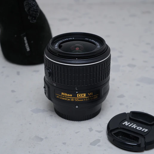 Nikon AF-S DX NIKKOR 18-55mm f/3.5-5.6G VR II - USADO 2