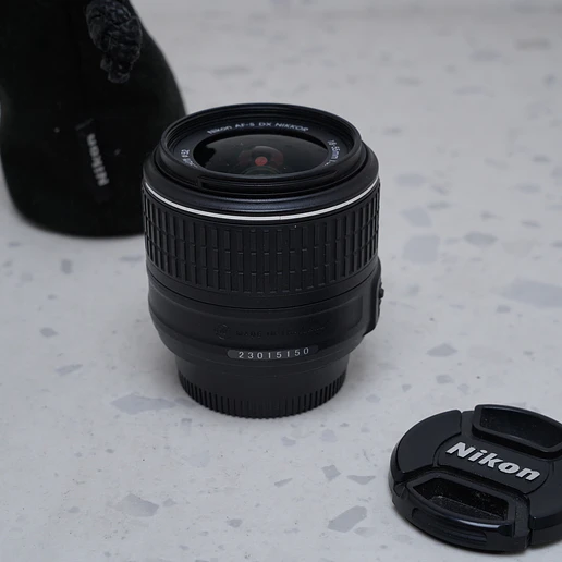 Nikon AF-S DX NIKKOR 18-55mm f/3.5-5.6G VR II - USADO 3
