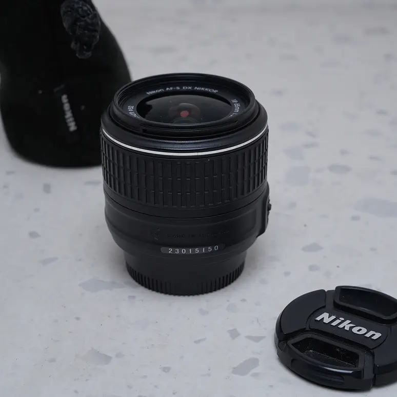Nikon AF-S DX NIKKOR 18-55mm f/3.5-5.6G VR II - USADO 3