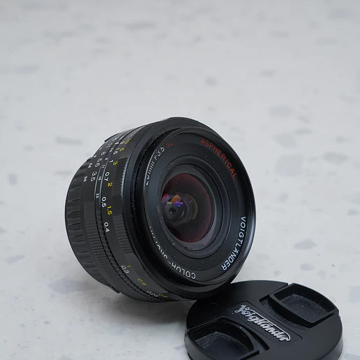Voigtlander Color-Skopar 20mm f/3.5 SL II N para Nikon F - USADO 4