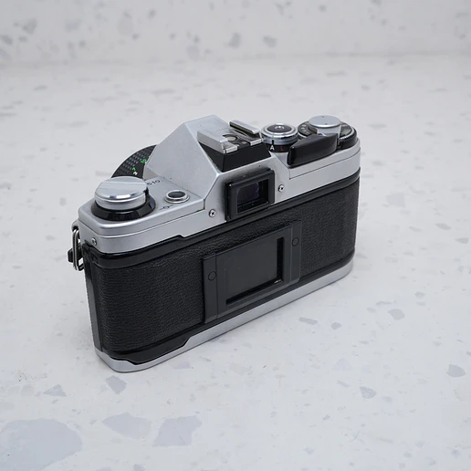 Canon AE-1 + Canon FD 50mm f/1.8 - USADO  2