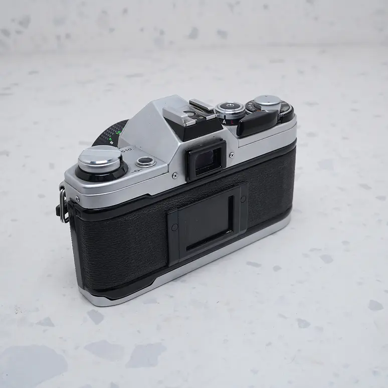 Canon AE-1 + Canon FD 50mm f/1.8 - USADO  2