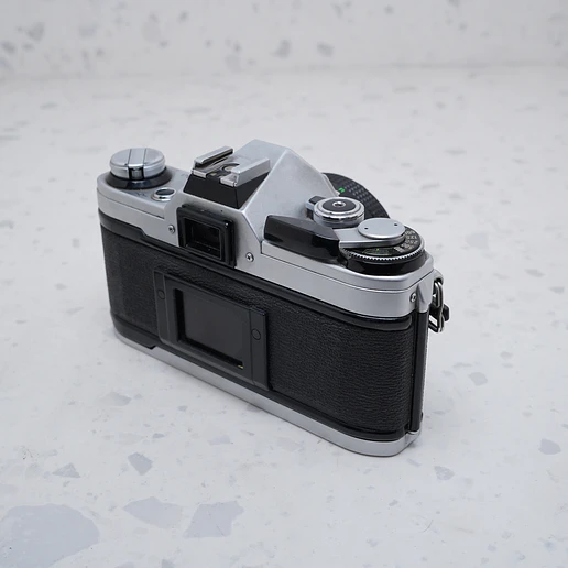 Canon AE-1 + Canon FD 50mm f/1.8 - USADO  3