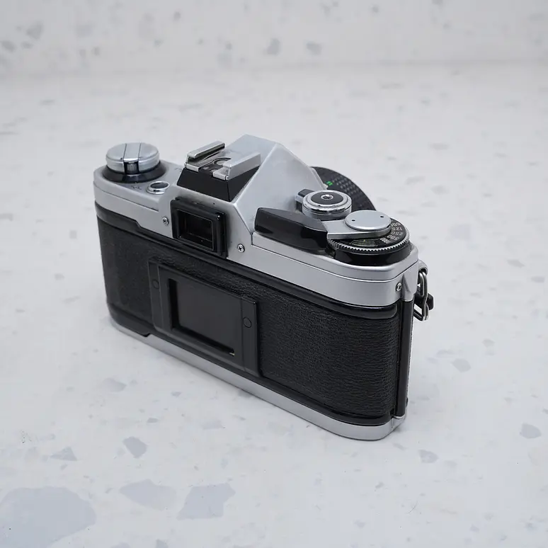 Canon AE-1 + Canon FD 50mm f/1.8 - USADO  3