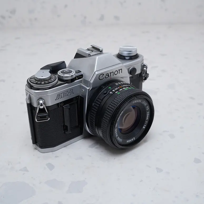 Canon AE-1 + Canon FD 50mm f/1.8 - USADO  4