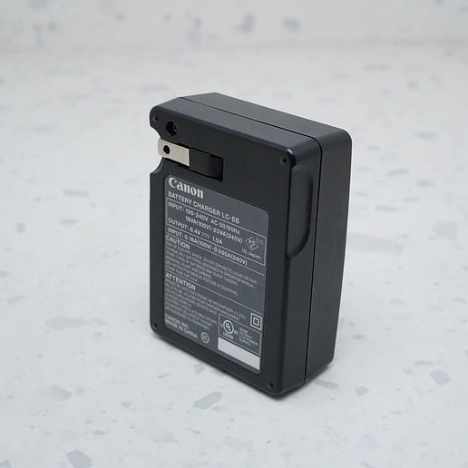 Cargador Canon LC-E6 para paquetes de baterías LP-E6/LP-EL/LP-E6NH - USADO 3