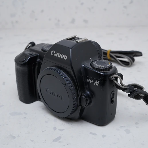 Canon EF-M Analoga - USADO 1
