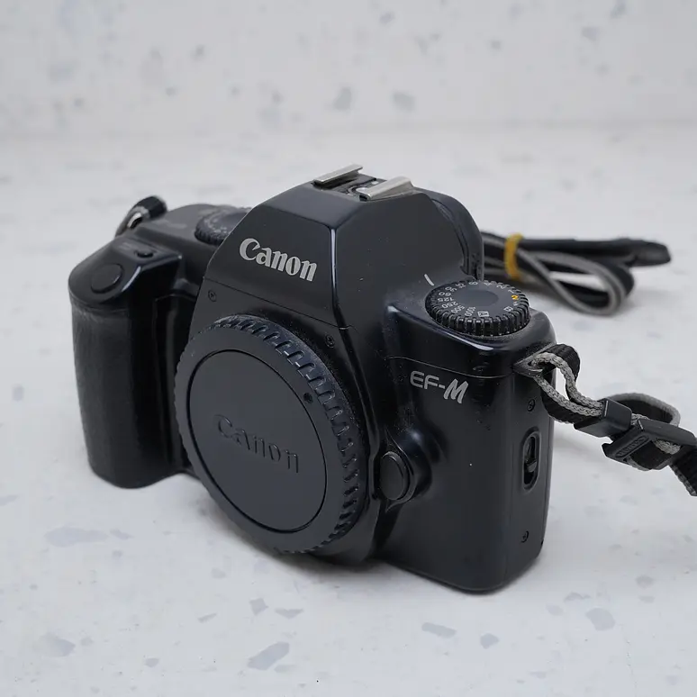 Canon EF-M Analoga - USADO 1