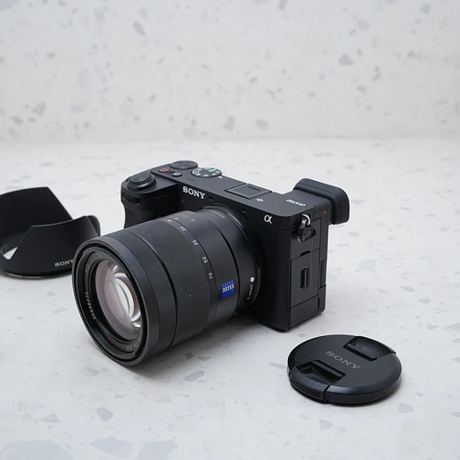 Sony a6700 + sony Zeiss 16-70mm - USADO 1