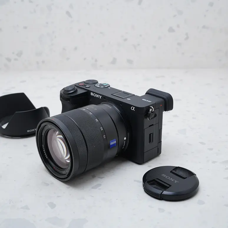 Sony a6700 + sony Zeiss 16-70mm - USADO 1