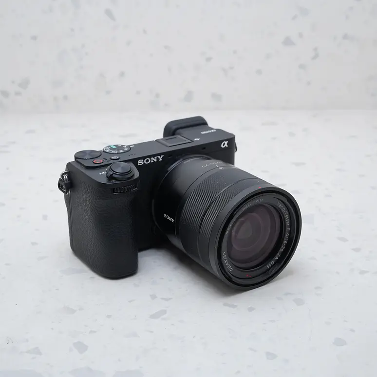 Sony a6700 + sony Zeiss 16-70mm - USADO 5