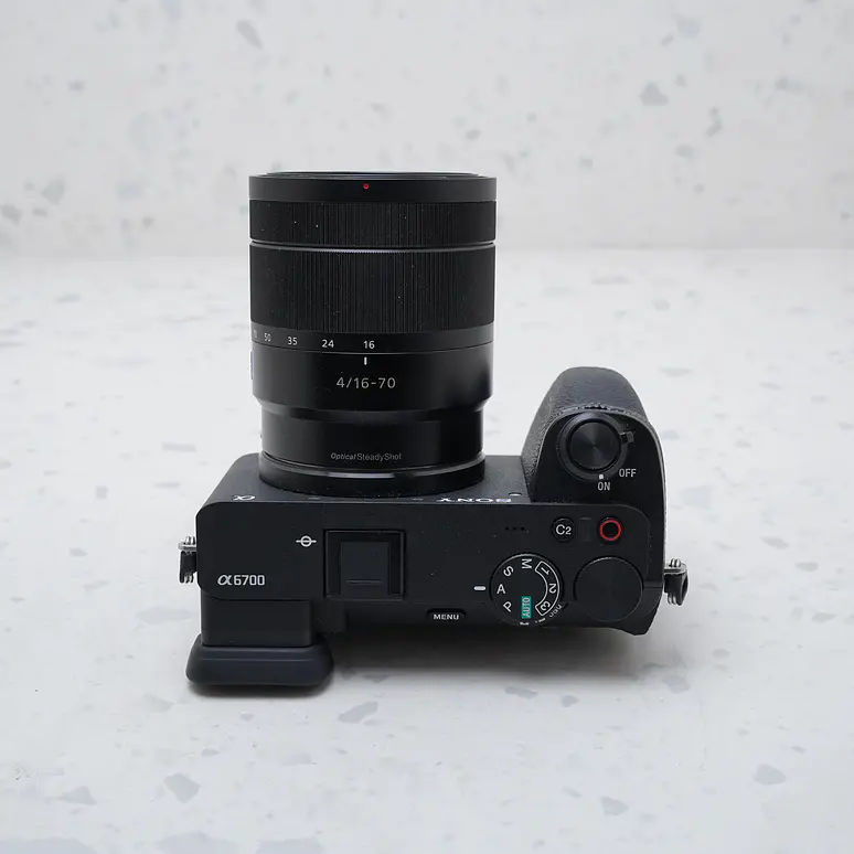 Sony a6700 + sony Zeiss 16-70mm - USADO 6