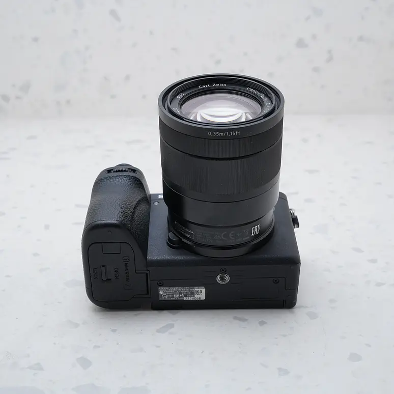 Sony a6700 + sony Zeiss 16-70mm - USADO 7