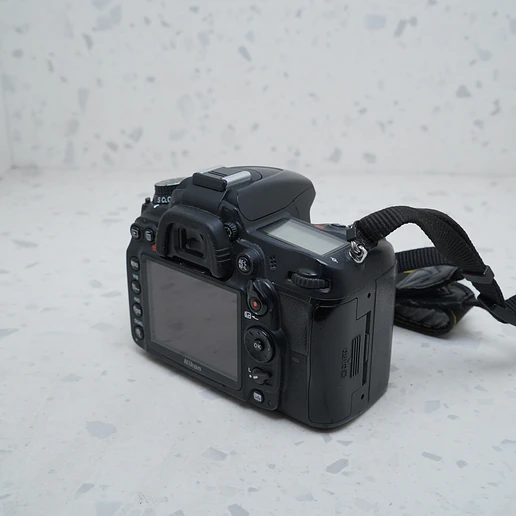 Nikon D7000 (Body) - USADO 4