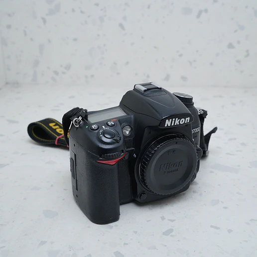Nikon D7000 (Body) - USADO 5