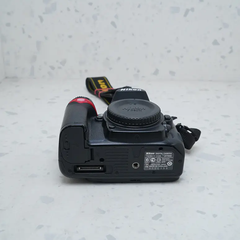 Nikon D7000 (Body) - USADO 7