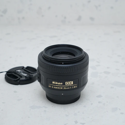 Nikon AF-S DX NIKKOR 35mm f/1.8G - USADO 2