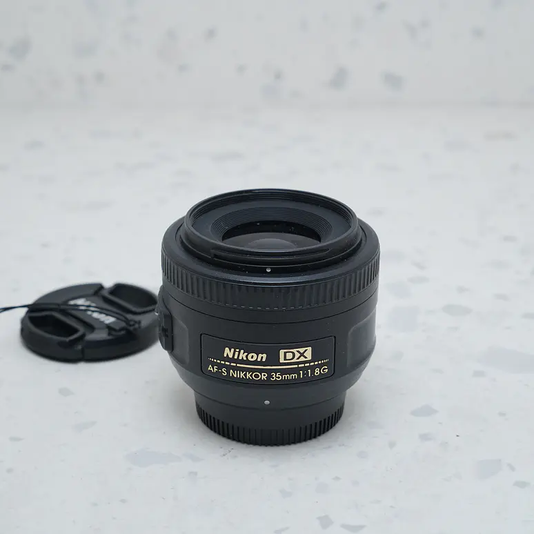 Nikon AF-S DX NIKKOR 35mm f/1.8G - USADO 2