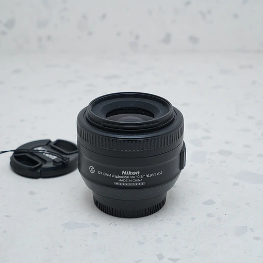 Nikon AF-S DX NIKKOR 35mm f/1.8G - USADO 3