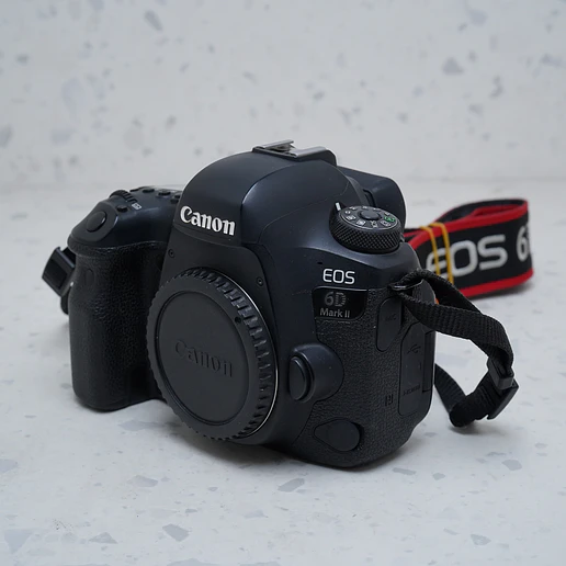 Canon EOS 6D Mark II - USADO 2