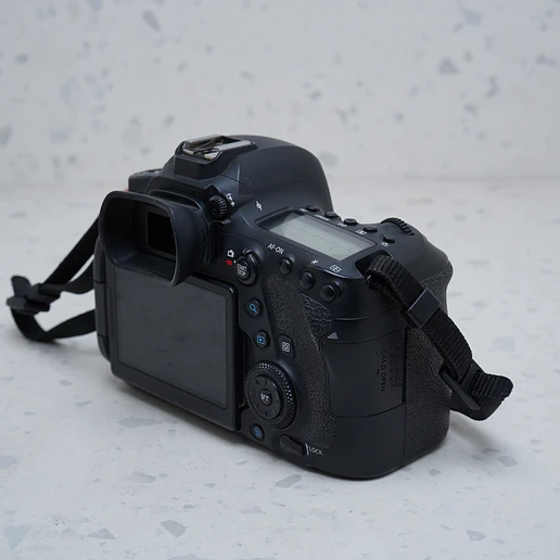 Canon EOS 6D Mark II - USADO 4