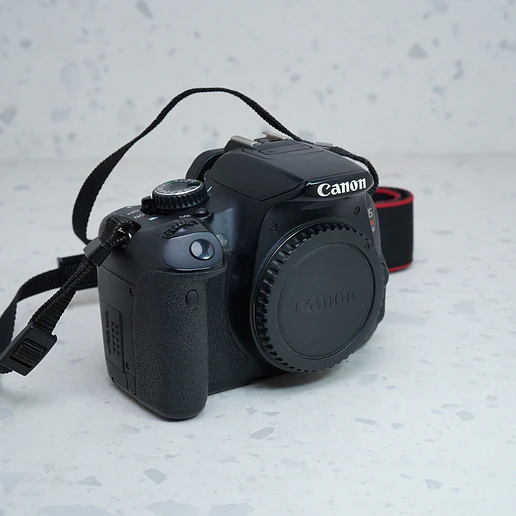Canon EOS Rebel T4i (Body) - USADO 5