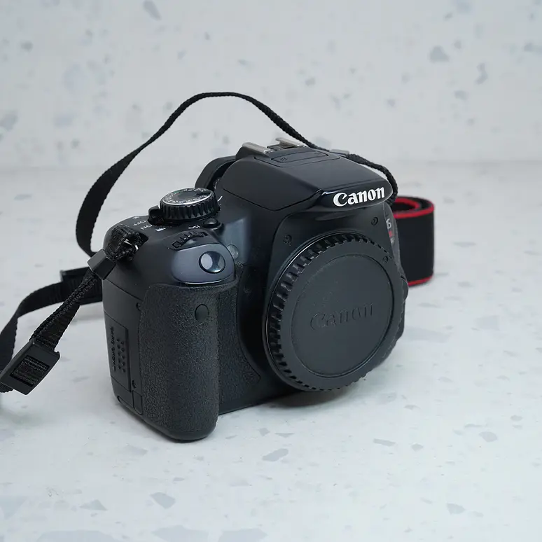 Canon EOS Rebel T4i (Body) - USADO 5
